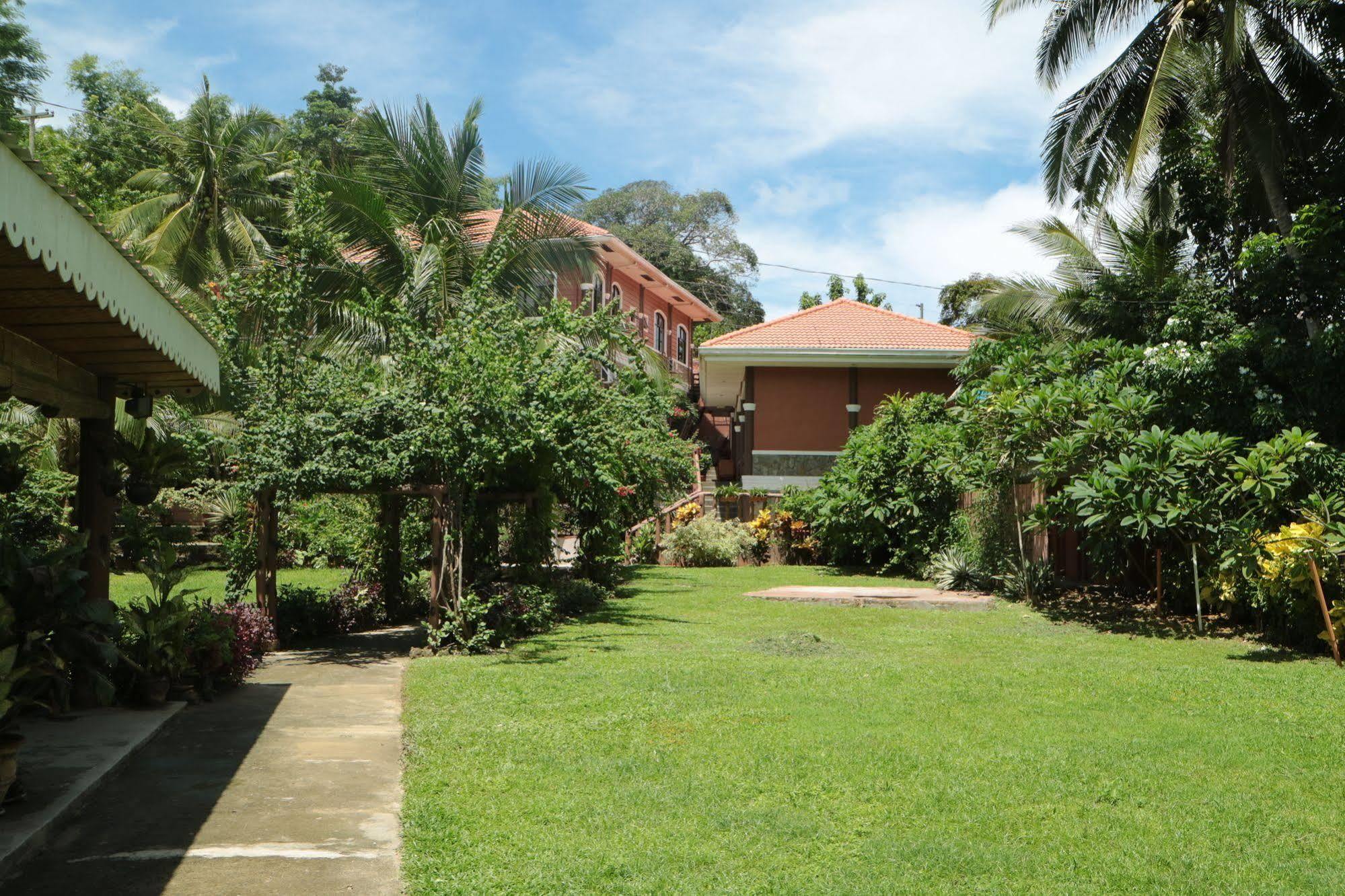 Jannah Glycel Beach House Hotel Guimaras Esterno foto